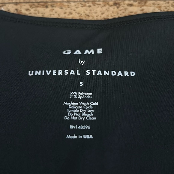 Game by universal standards workout top - Picture 2 of 4